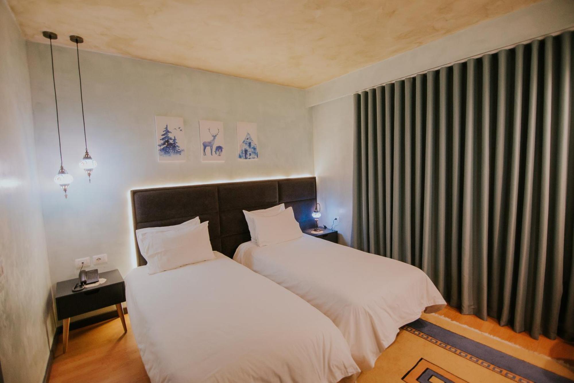 Dim'S Hotel & Restaurant Korce Luaran gambar
