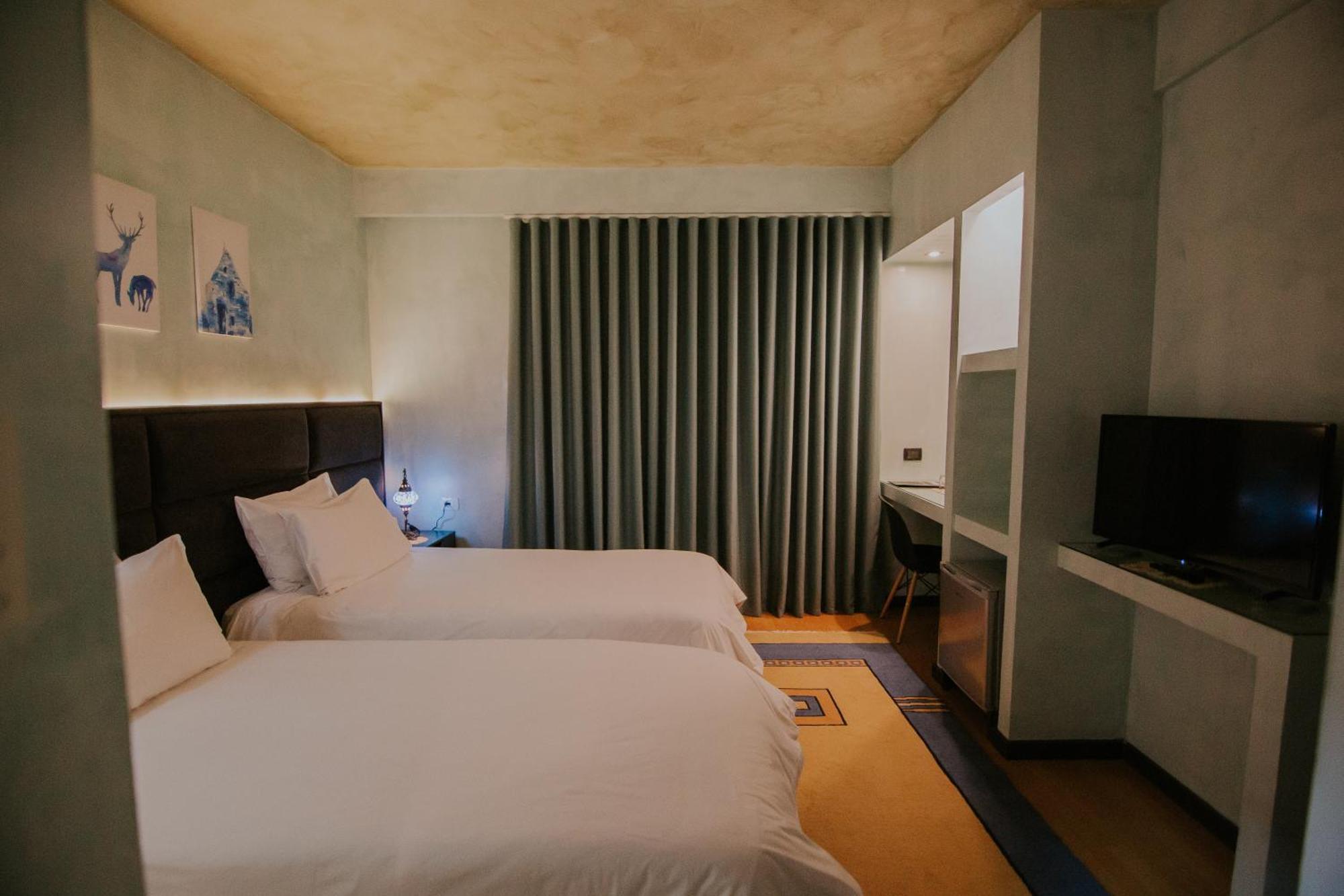 Dim'S Hotel & Restaurant Korce Luaran gambar